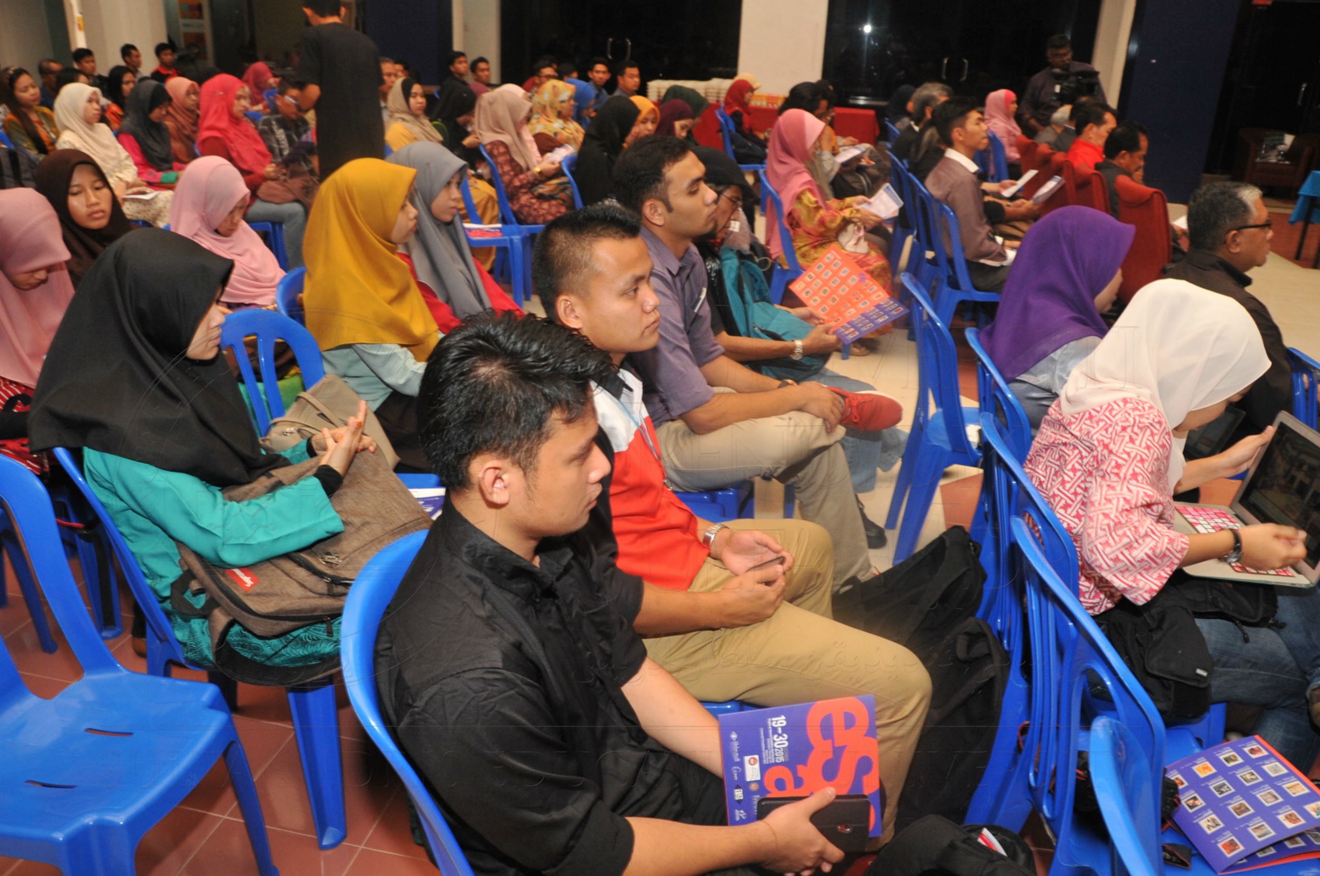 PRO15 173 ESE HAS 2330